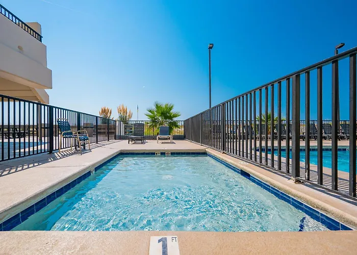 Apartment Island Winds West 372